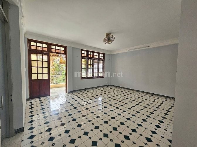 Villa Sân Vườn MT 28A Huỳnh Đinh Hai BT 10x25m 2tầng 100m2 sân