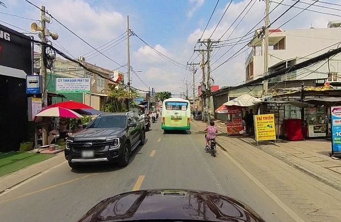 Bán nhà mặt tiền đường Nguyễn Duy Trinh, P. Long Trường, Q9, mặt tiền 