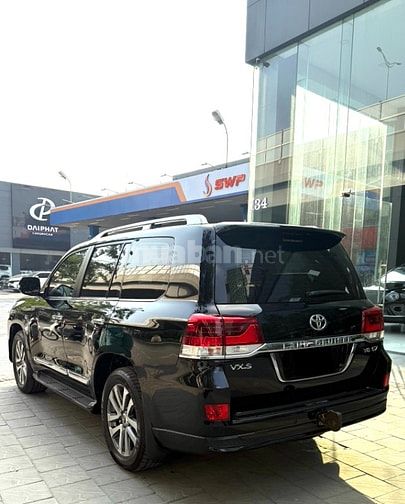 Bán Toyota Land Cruiser 5.7 VXS Trung Đông, sản xuất 2020, 1 chủ.