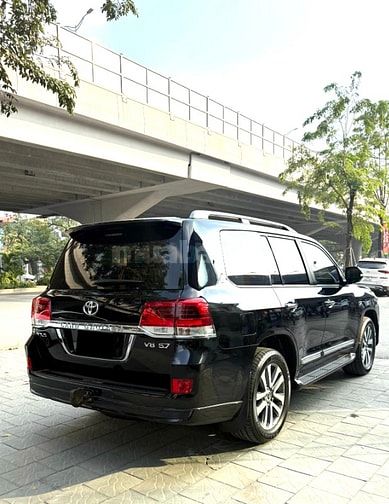 Bán Toyota Land Cruiser 5.7 VXS Trung Đông, sản xuất 2020, 1 chủ.