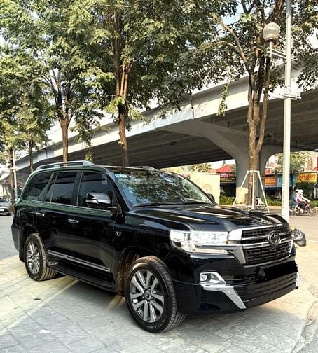 Bán Toyota Land Cruiser 5.7 VXS Trung Đông, sản xuất 2020, 1 chủ.