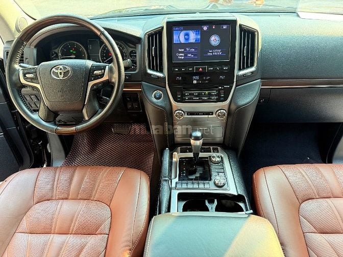 Bán Toyota Land Cruiser 5.7 VXS Trung Đông, sản xuất 2020, 1 chủ.