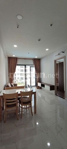 Cho thuê căn hộ 2PN 70m2 có nội thất cơ bản 6tr5/tháng, ngay Vincom 