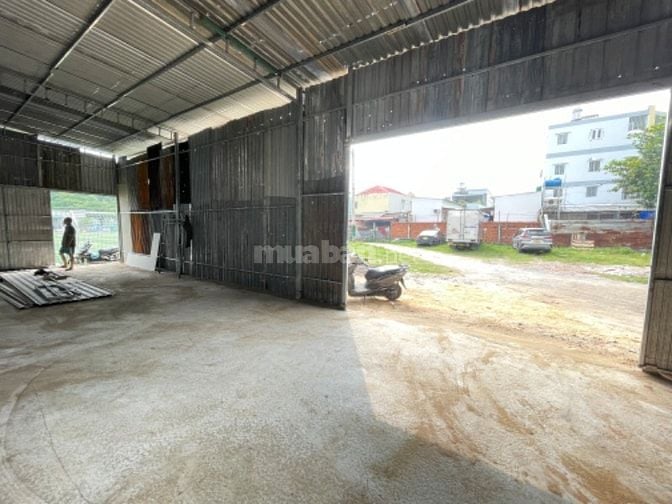 Kho xưởng 240m2 , khuôn viên rộng rãi . Tiếp đa ngành nghề . 