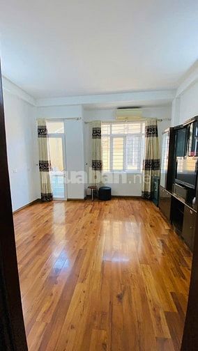 Chính chủ cho thuê nhà 40m2 x 5 tầng tại ngõ 6 phố Vĩnh Phúc Ba Đình