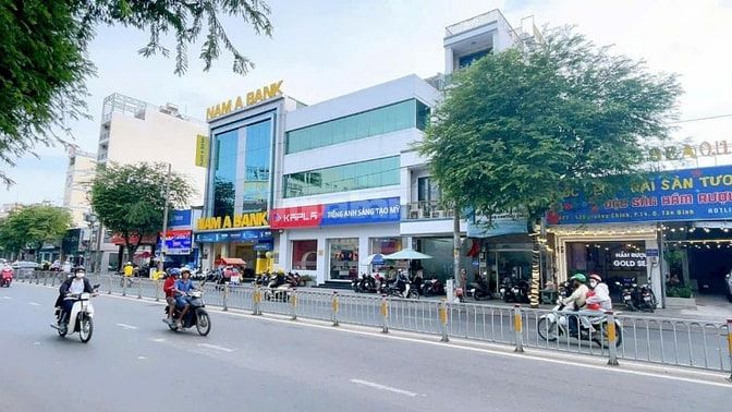 Bán nhà 10x40m - mặt tiền Trường Chinh, P14, Tân Bình