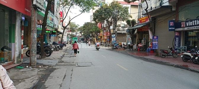 Bán đất mặt phố Hoàng Văn Thái 121 m, mặt tiền 6.5 m giá 34 tỷ