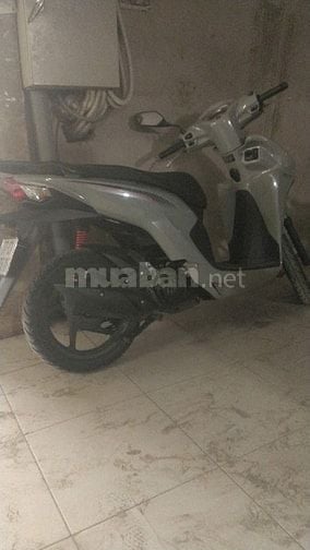 cần tiền gấp nay bán lại một honda vission màu mới phiên bản đặc biệt 