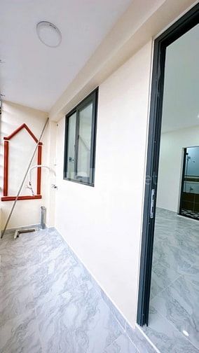 Sát mạt tiềnHẻm  thông rộng  Q4  Ngang 3.8 Nở 4.2 Dài 5.8 m  CÓ 2 TỶ X