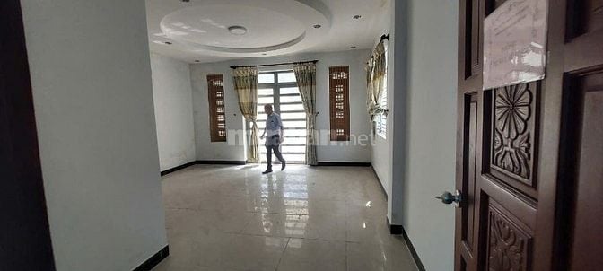 CHO THUÊ NHÀ LẦU LỚN 27 triệu 1 tháng. 132,4m2 ~ 27,4x6m. 7PN