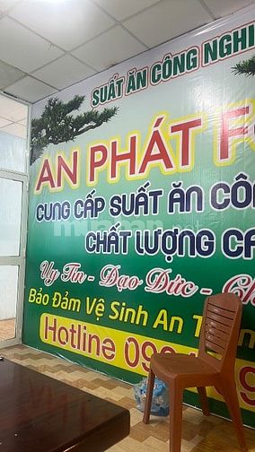 Quản lý suất ăn công nghiệp và điều hành nhân viên 