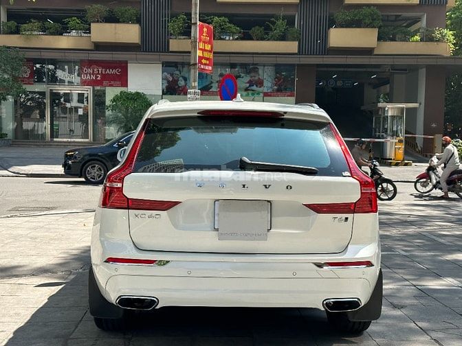 Volvo XC60 AWD Inscription ✓ Sản xuất: 2021