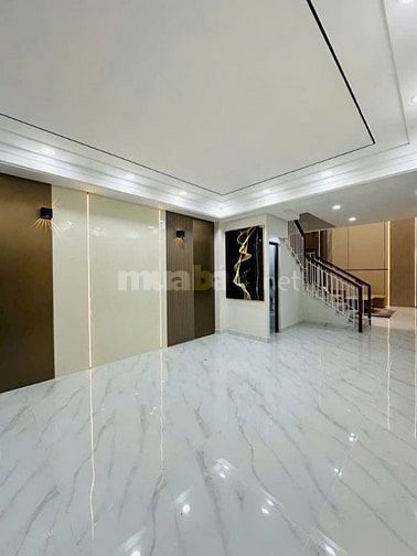 NGAY VINCOM THỦ ĐỨC, NHÀ 3 TẦNG MỚI TINH, 73M2 NGANG 4.5M, ĐƯỜNG OTO