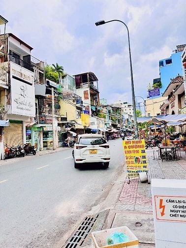 ❇️❇️❇️ Cho Thuê Nhà: 10 Cô Giang - P. Cầu Ông Lãnh - Quận 1 ( 17x72m )