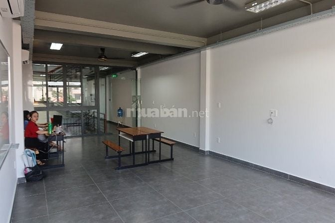 CHO THUÊ VĂN PHÒNG 100M2 - BẢO VỆ 24/7 - VP TRỐNG