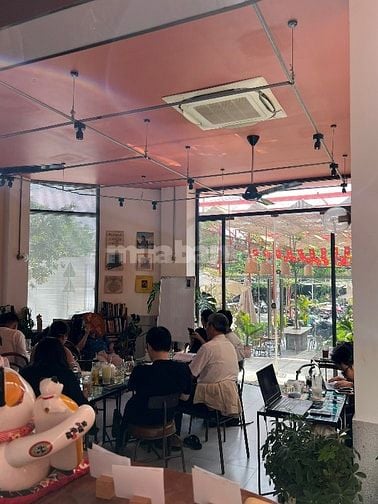 Sang quán Cafe căn góc Vườn Lài - Quận 12, gần sân bóng đá Tiến Trường