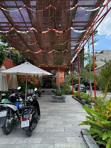 Sang quán Cafe căn góc Vườn Lài - Quận 12, gần sân bóng đá Tiến Trường