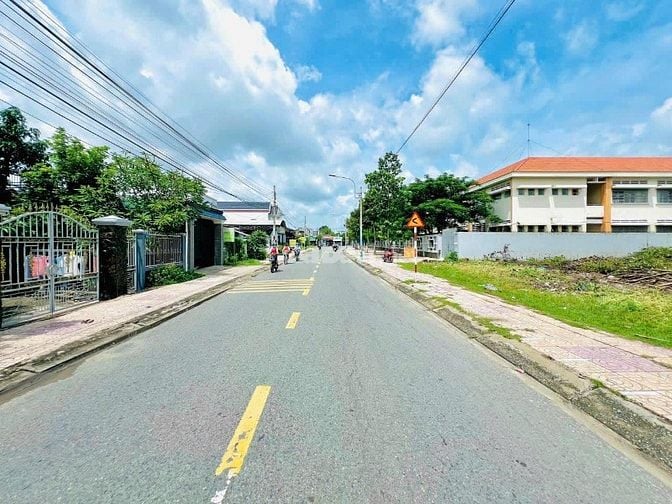 400m2 đất xây biệt thự, MT Nguyễn An Ninh, ngay cổng trường học, SHR