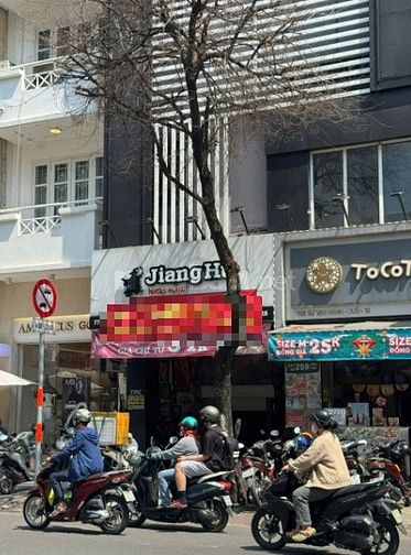 75tr! Cho thuê MT đối diện Vạn Hạnh Mall Q10 -4*20m - Hầm 5 Tầng