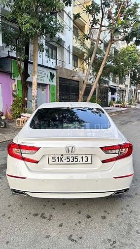 Bán xe Honda Accord 1.5 Sensing Vin 2022 màu trắng, xe nhập Thái Lan