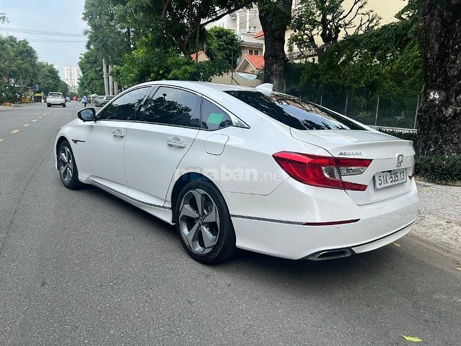 Bán xe Honda Accord 1.5 Sensing Vin 2022 màu trắng, xe nhập Thái Lan