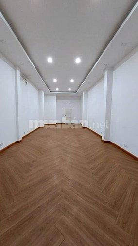 Nhà mặt tiền đường Hai Bà Trưng, 52m2. Phù hợp kinh doanh đa dạng