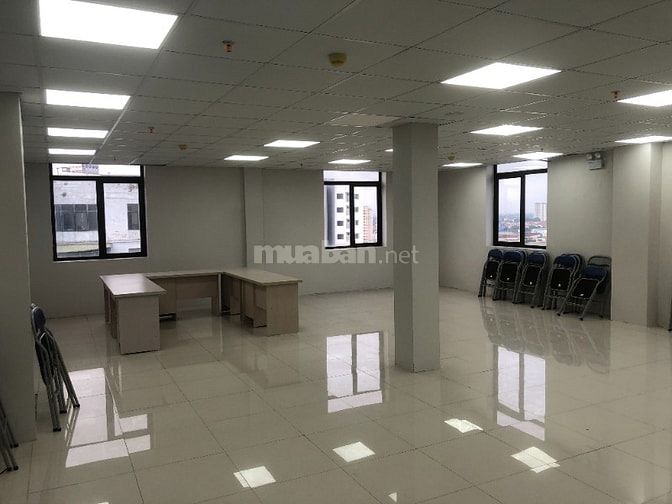 Cho thuê mặt bằng văn phòng 90 m2 tầng thượng chung cư A13