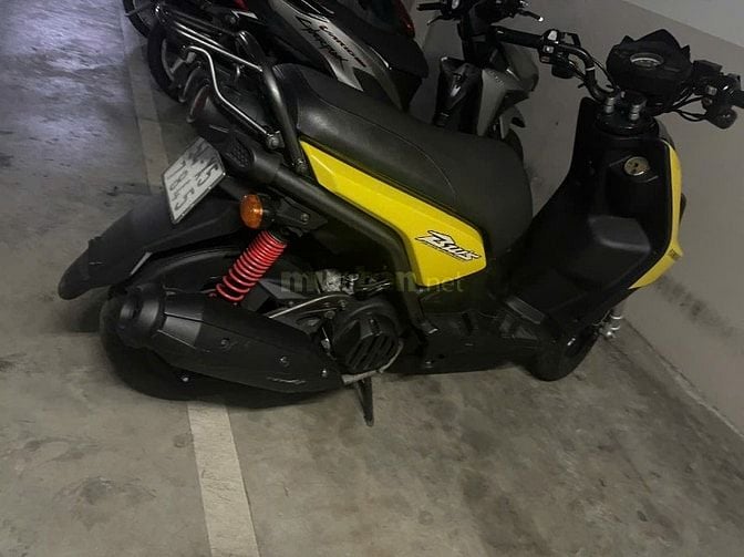 CẤN BÁN GẤP XE MÁY YAMAHA MÀU VÀNG