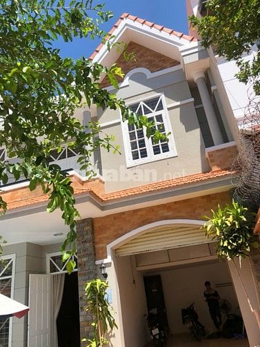 Bán VIllas đẹp khu trung tâm Võ Thị Sáu Tp Vũng Tàu (10*20m CN 189m2)