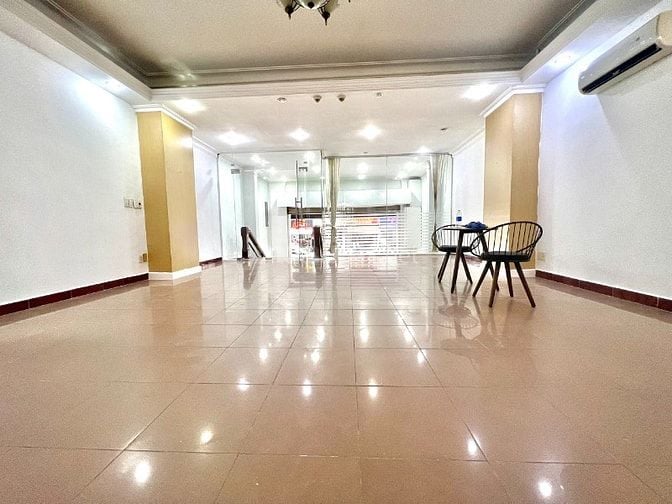 Cho thuê văn phòng 80m2, ngang 6m ở 219 Khánh Hội Quận 4 làm 24/7 25TR