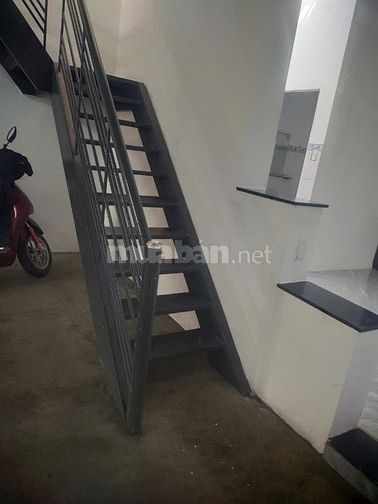 Cho thuê mặt bằng nhà nguyên căn mặt tiền Lê Văn Khương, ngang 5x33m