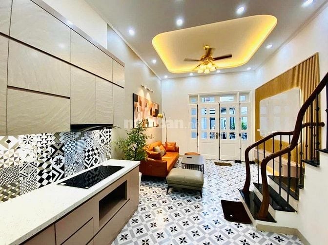 32m2*5T*6.48 tỷ, Ngã 4 Võ Thị Sáu, Trần Khát Chân, HBT, 0985818818.