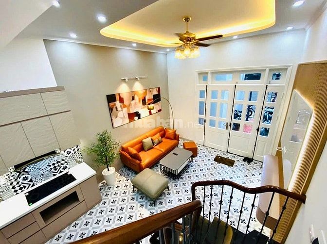 32m2*5T*6.48 tỷ, Ngã 4 Võ Thị Sáu, Trần Khát Chân, HBT, 0985818818.