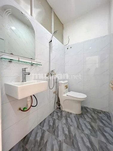 Chính chủ cần bán không qua MG nhà Kim mã sổ 33m2 mặt ngõ giá 5.5 tỷ