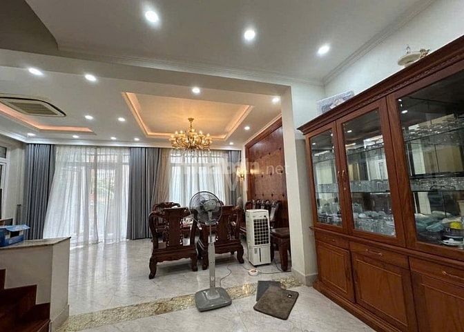 Biệt thự đường Hoa, phường 2, Phú Nhuận. 8x18, 144m2. 5 Tầng - 59 tỷ