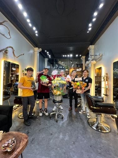 Tuyển thợ phụ làm việc tại PinkyPixie Salon