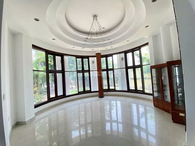 CHO THUÊ ĐẤT 1.500m2 PHỐ NAM HOÀ QUẬN 9 GIÁ CHỈ 130 TRIỆU TL. 