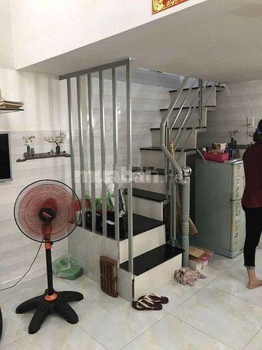 Cho thuê nhà hẻm 3m Trần Hưng Đạo P.2 Quận 5 giá 9 triệu - 32m2 