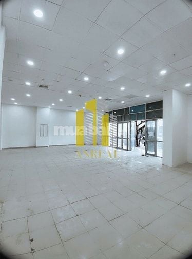 Mặt Bằng 190m2 Sàn Trống có Máy Lạnh Phù Hợp Văn Phòng - Showroom