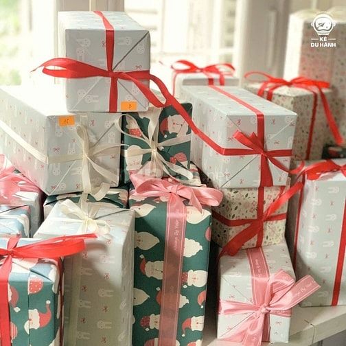 NHÂN DỊP NOEL CẦN TUYỂN GẤP NHÂN VIÊN GÓI QUÀ ĐÓNG GÓI DÁN TEM