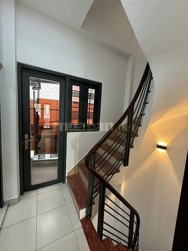 Cho thuê nhà số 233/11/6 Nguyễn Trãi, P.2, Q.5, gần hẻm bánh ABC