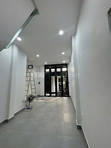 Cho thuê nhà số 233/11/6 Nguyễn Trãi, P.2, Q.5, gần hẻm bánh ABC