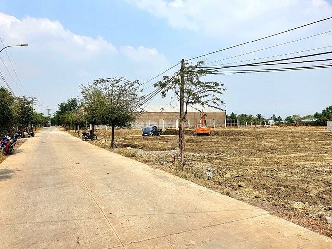 150m2 thổ cư mặt tiền Nguyễn Thị Bài, cách QL50 chỉ 200m, SHR, giá rẻ