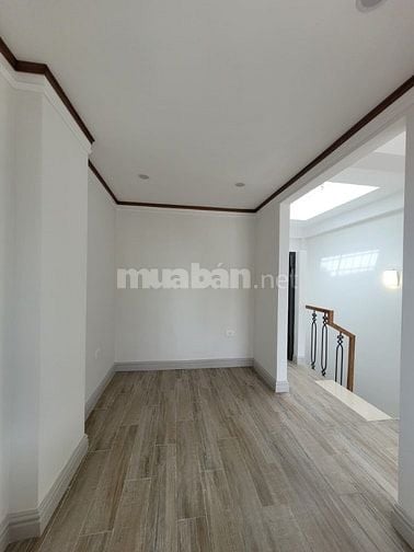 Bán nhà Ngõ 20 Trần Phú 45m2 xây mới thang máy gara ô tô chỉ 11 tỷ.