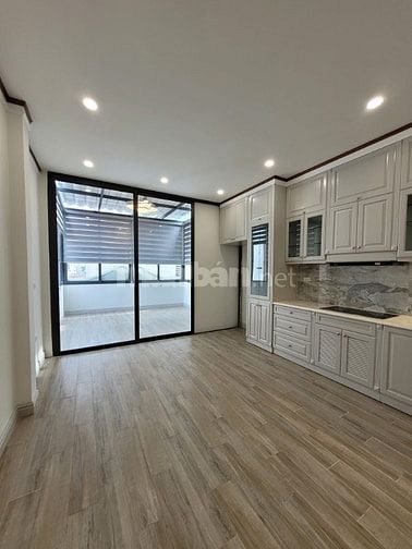 Bán nhà Ngõ 20 Trần Phú 45m2 xây mới thang máy gara ô tô chỉ 11 tỷ.