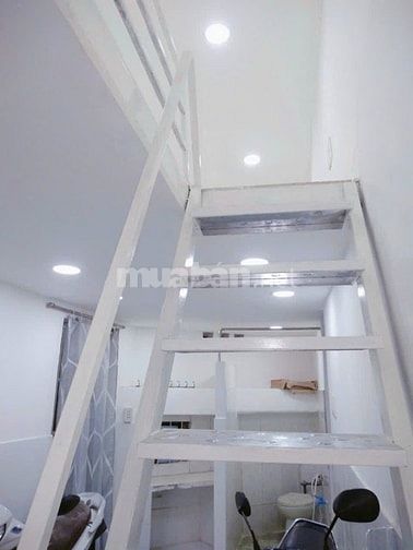 PHÒNG NHỎ DƯỚI ĐẤT, Tự DO,GÁC,MÁY LẠNH,rất tiện đi lại,gần chợ Phú Lâm