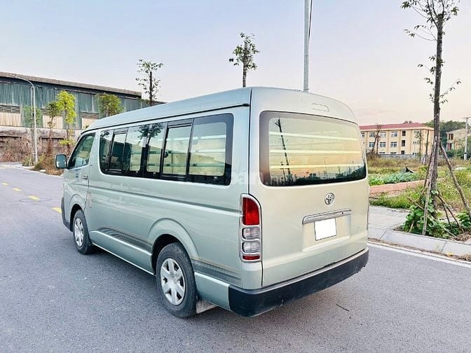 Bán Hiace tải van 6 chỗ đời 2011,máy xăng,tải 800kg