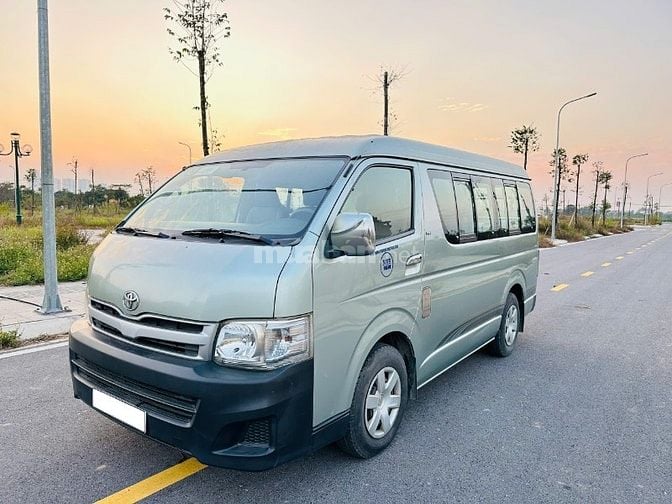 Bán Hiace tải van 6 chỗ đời 2011,máy xăng,tải 800kg