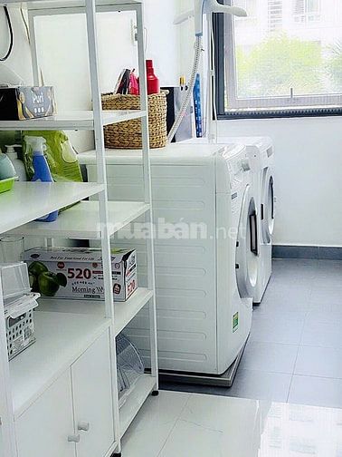 CC 52 P5 Q8 2PN 62,4m2 thang máy, tặng hết NT, sổ sẵn , ngay TTHC Q8