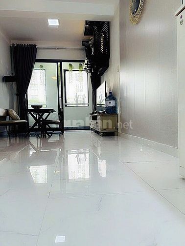 CC 52 P5 Q8 2PN 62,4m2 thang máy, tặng hết NT, sổ sẵn , ngay TTHC Q8